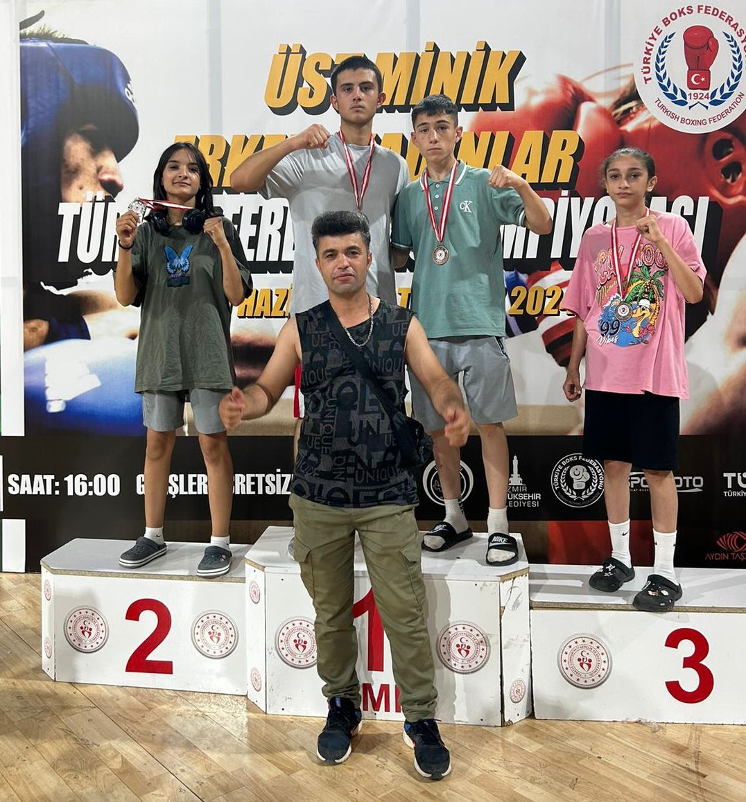 Türkiye Ferdi Boks Şampiyonası’na katılan Kayserili sporcular 4 madalya ile döndü